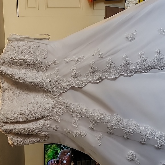 Bridal Dress - Picture 7 of 10